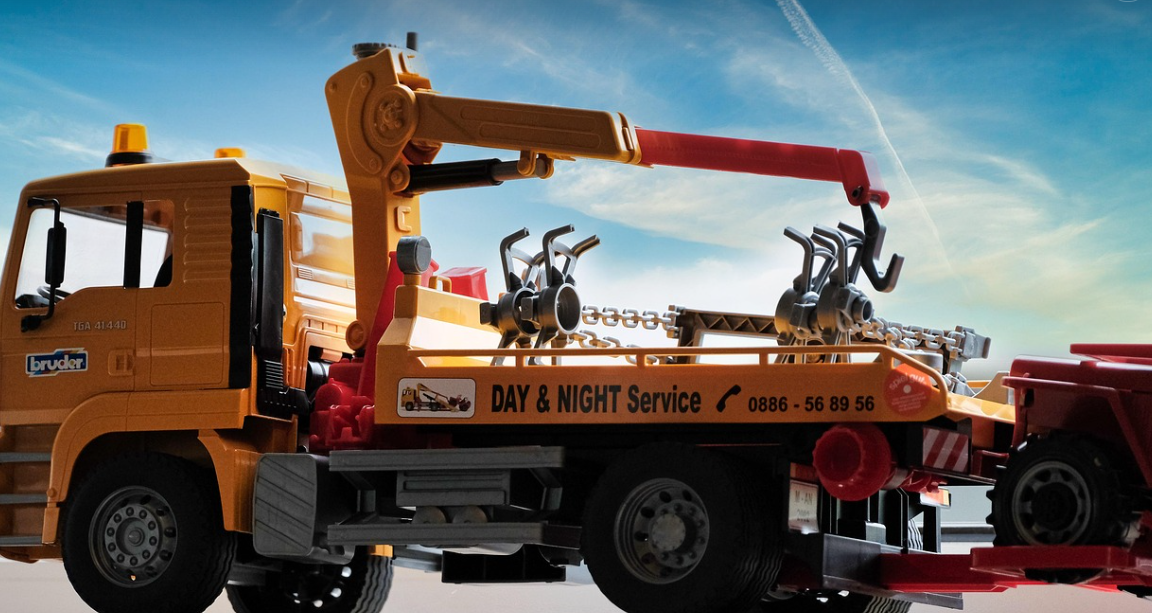 AutoAid team and customers - roadside assistance in India